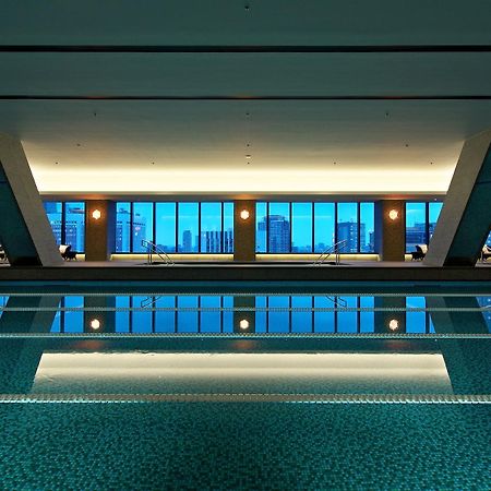 The Okura Tokyo Otel Dış mekan fotoğraf The pool at the Ritz-Carlton, Osaka