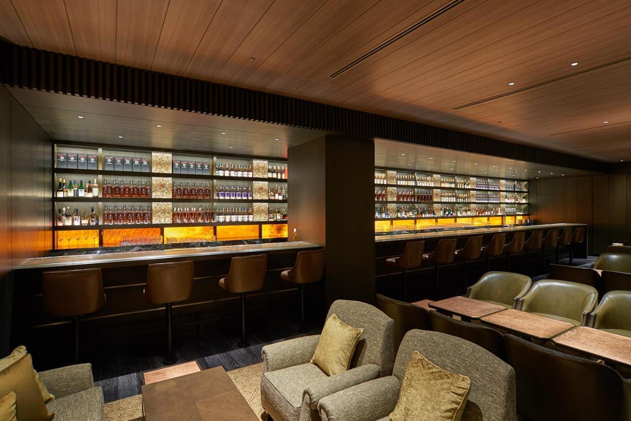 The Okura Tokyo Otel Dış mekan fotoğraf The bar at the lounge